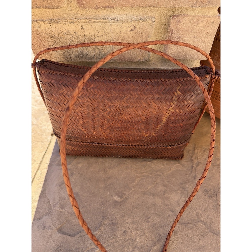 Vtg Pasiking handmade woven purse basket Brown bamboo lid Philippines